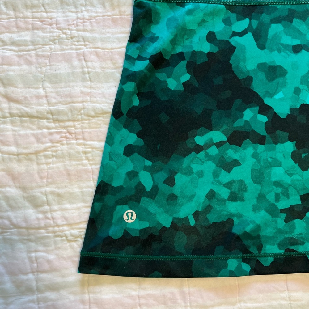 Lululemon Meshed Up Tank in Clouded Dreams Cosmic Teal Multi / Black - Picture 8 of 15